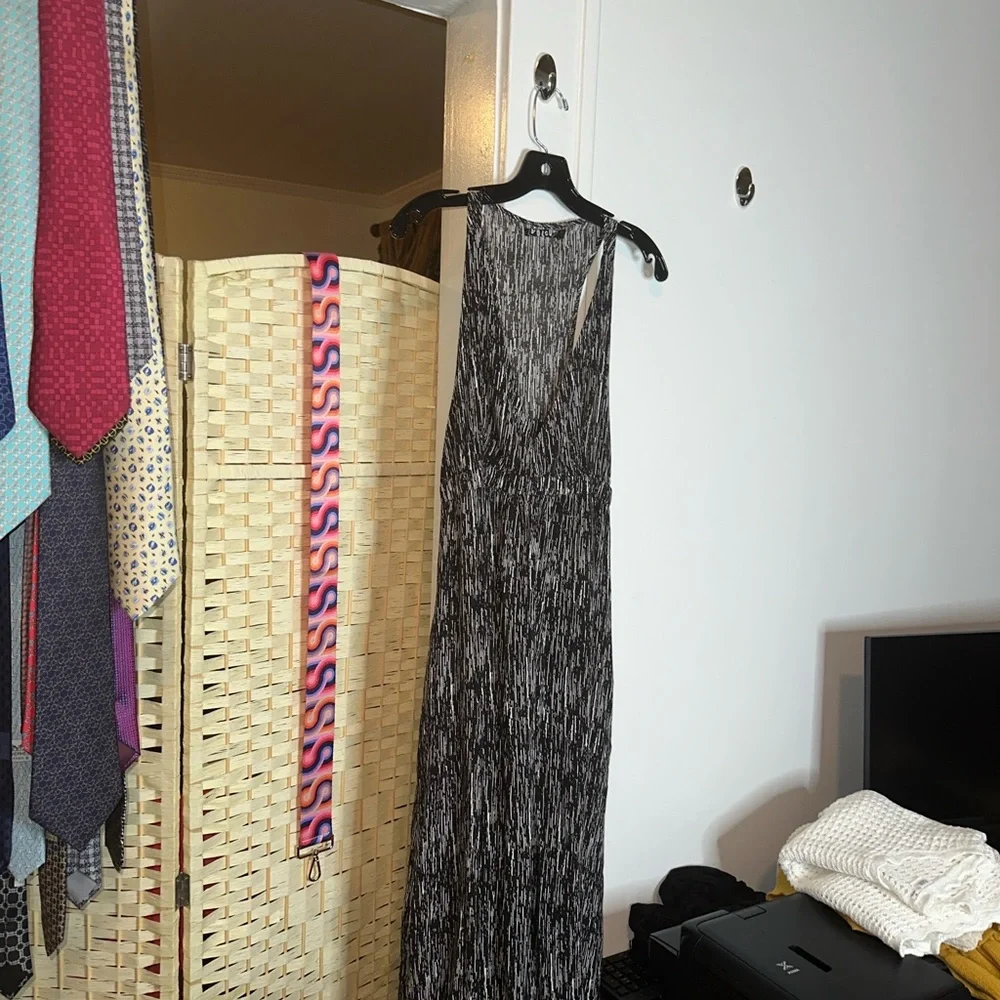 $4 - Picture 4 of 7